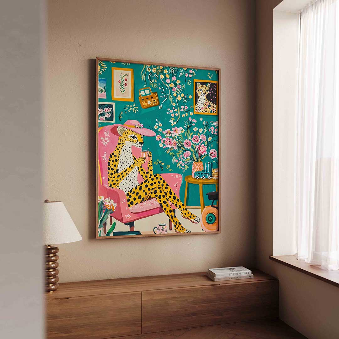Luipaard met roze hoed Poster