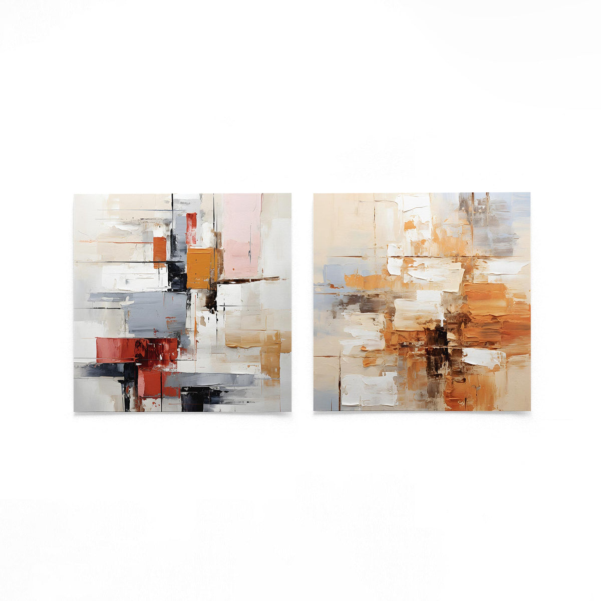 Twee vierkante posters met abstracte vlakken op een gebroken witte achtergrond