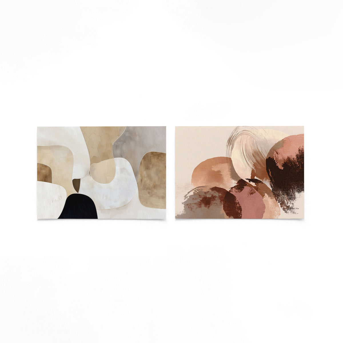 Twee liggende posters met zachte, organische vormen in beige, wit en zwart op een gebroken witte achtergrond