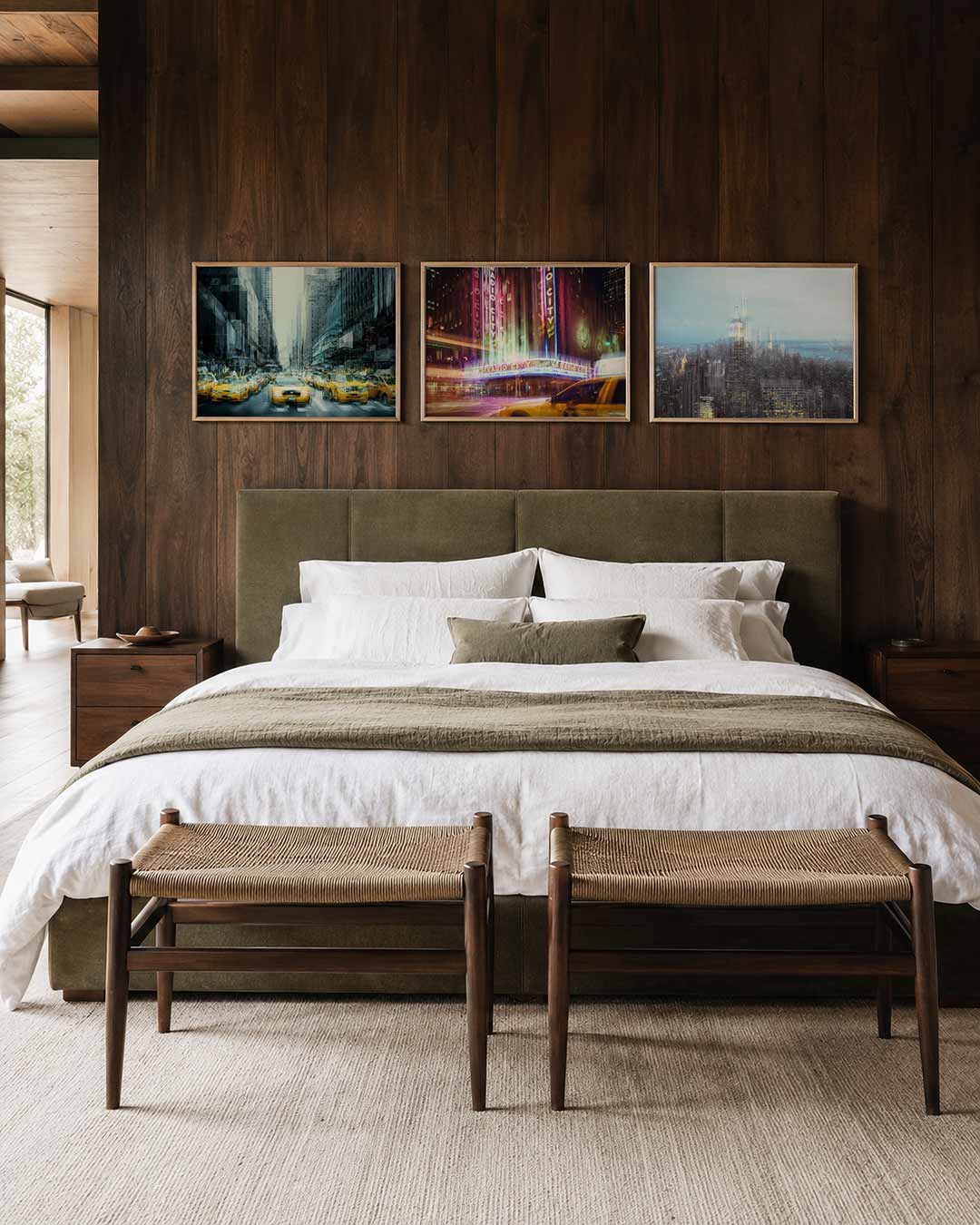 Interieur met liggend fotografisch drieluik stadslagen in beweging – Gerald Emming