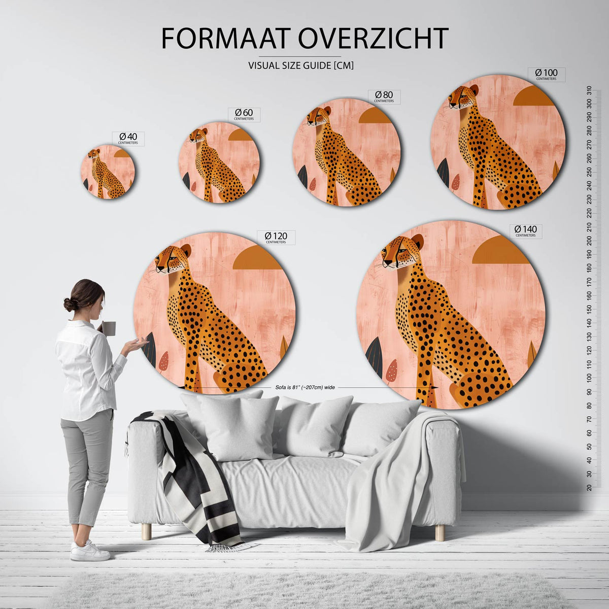 Luipaard en bladeren Muurcirkel – extra productweergave – Een luipaard met zwarte stippen op een oranje achtergrond met