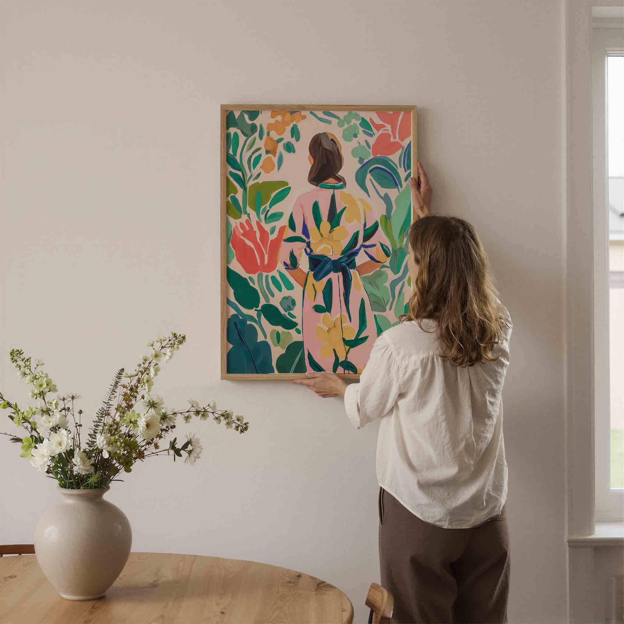 Vrouw in bloemenjurk Poster