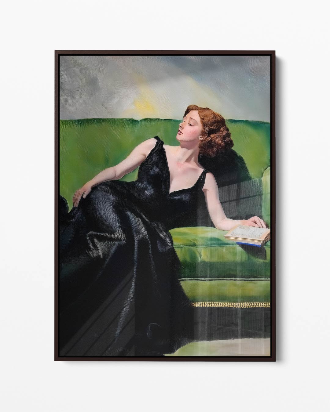 Vrouw Op Groene Bank Kunstwerk-canvas-dibond-plexiglas-wanddecoratie-WallArtistic