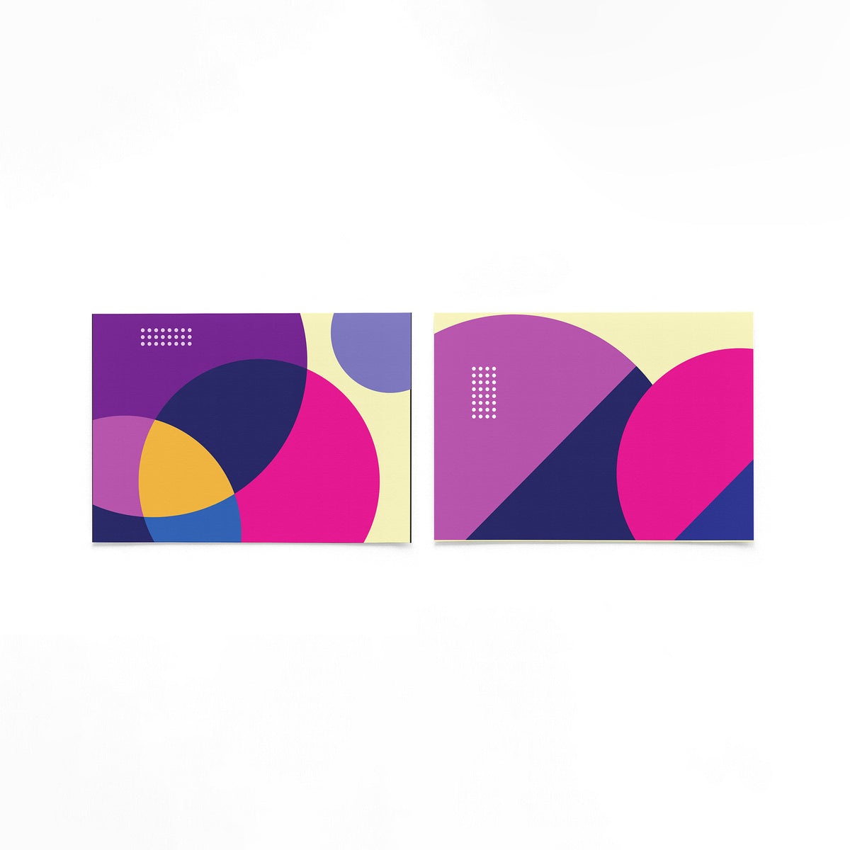 Twee landscape posters met overlappende bogen en kleurvlakken als vrijstaande productfoto