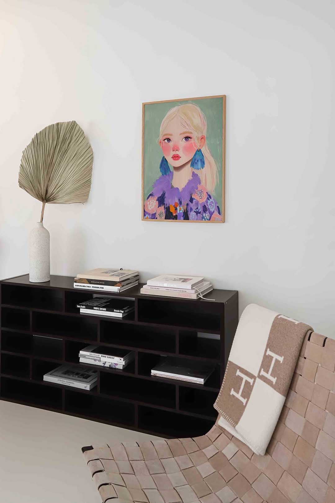 Portret met blauwe oorbellen Poster