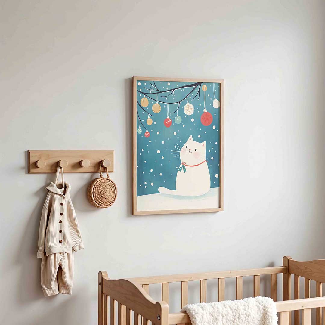 Witte kat met kerstballen Poster