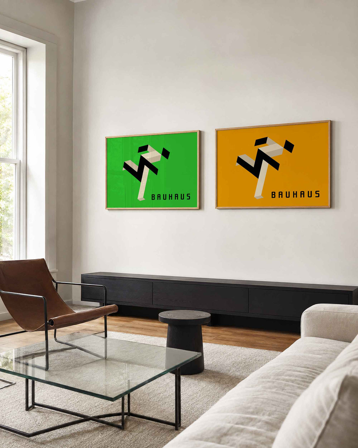 Interieurmockup van tweedelige landscape-posterset met zigzaglint op groen en oranje