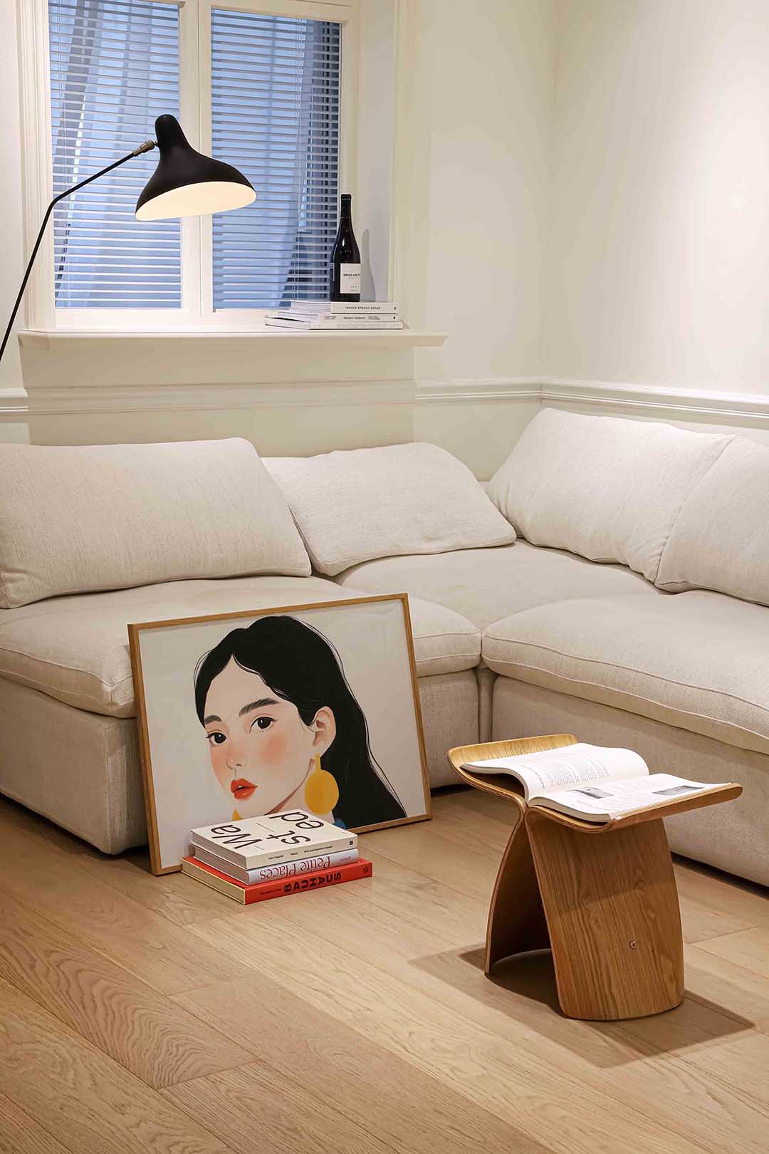 Portret met gele oorbellen Poster