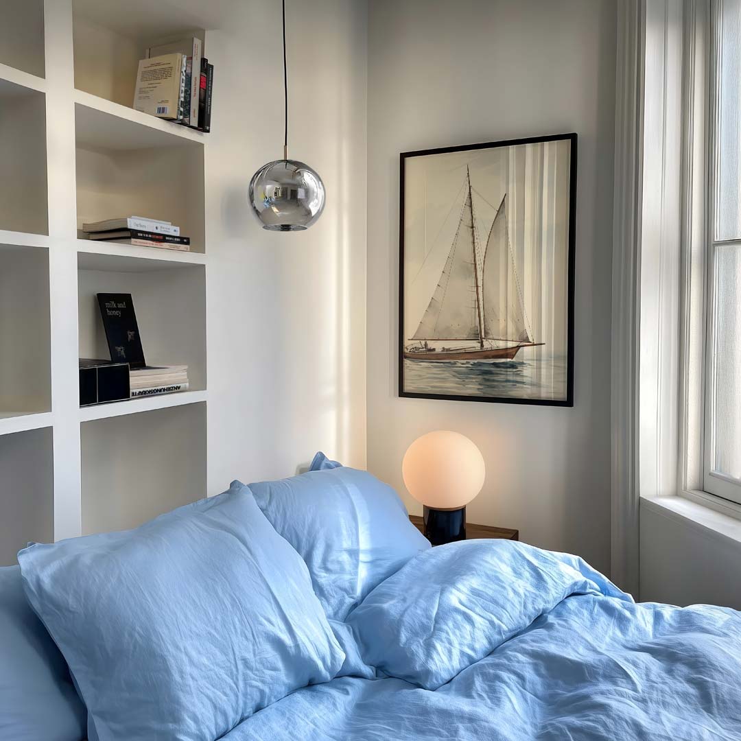 Klassieke Zeilboot op Kalm Water Poster-WallArtistic