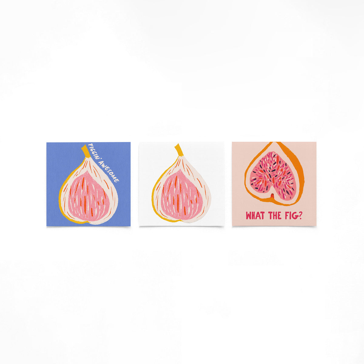Drie vierkante posters met vijgen illustratie op een gebroken witte achtergrond