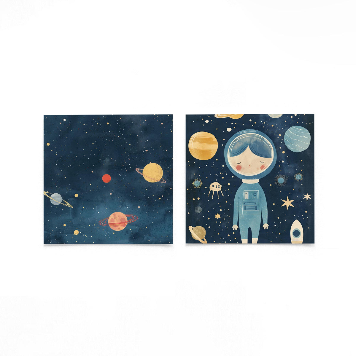 Twee vierkante posters met planeten en astronaut op een gebroken witte achtergrond
