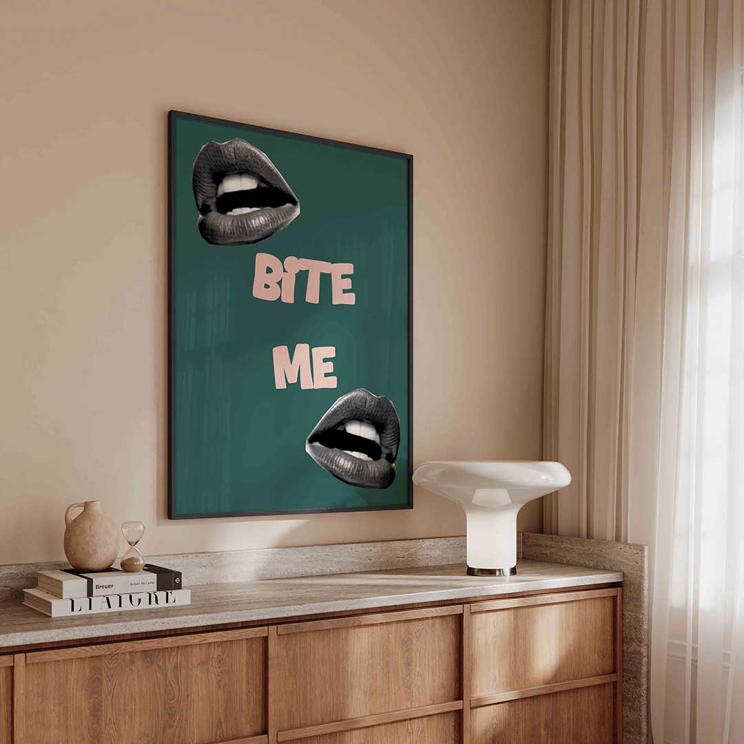 Bijtende lippen Poster