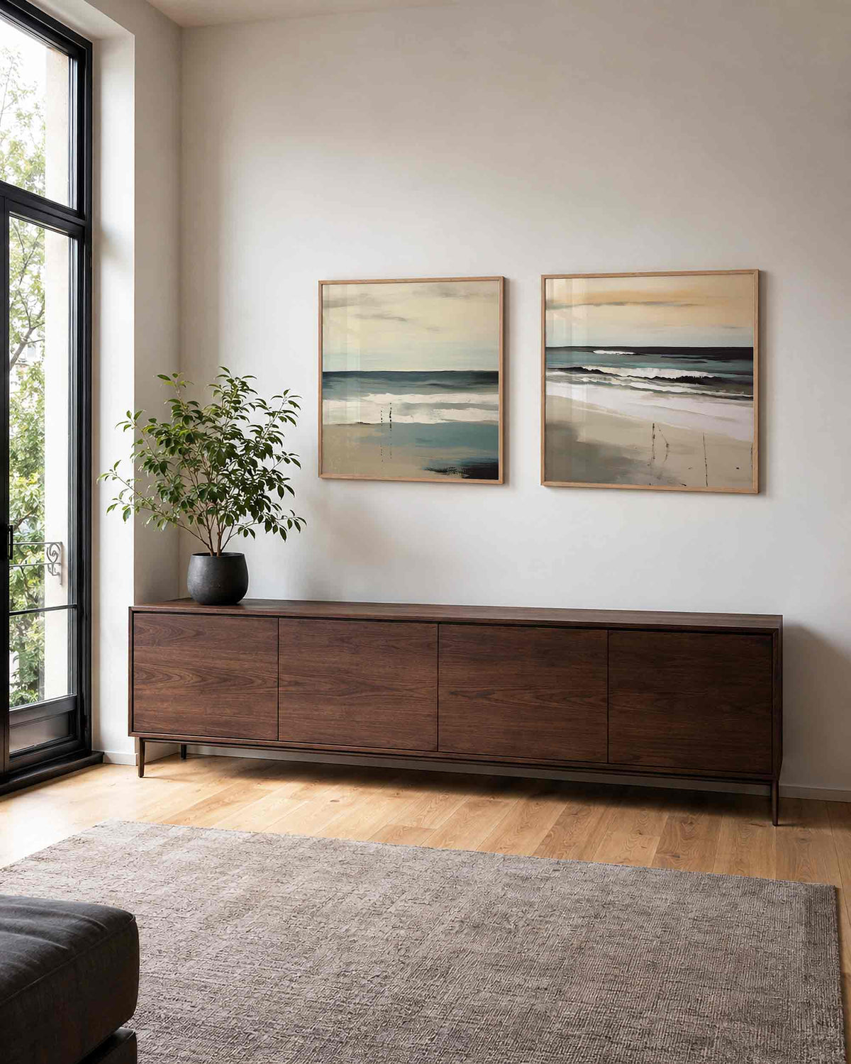 Interieurpresentatie van een tweedelige vierkante posterset met zee en golven