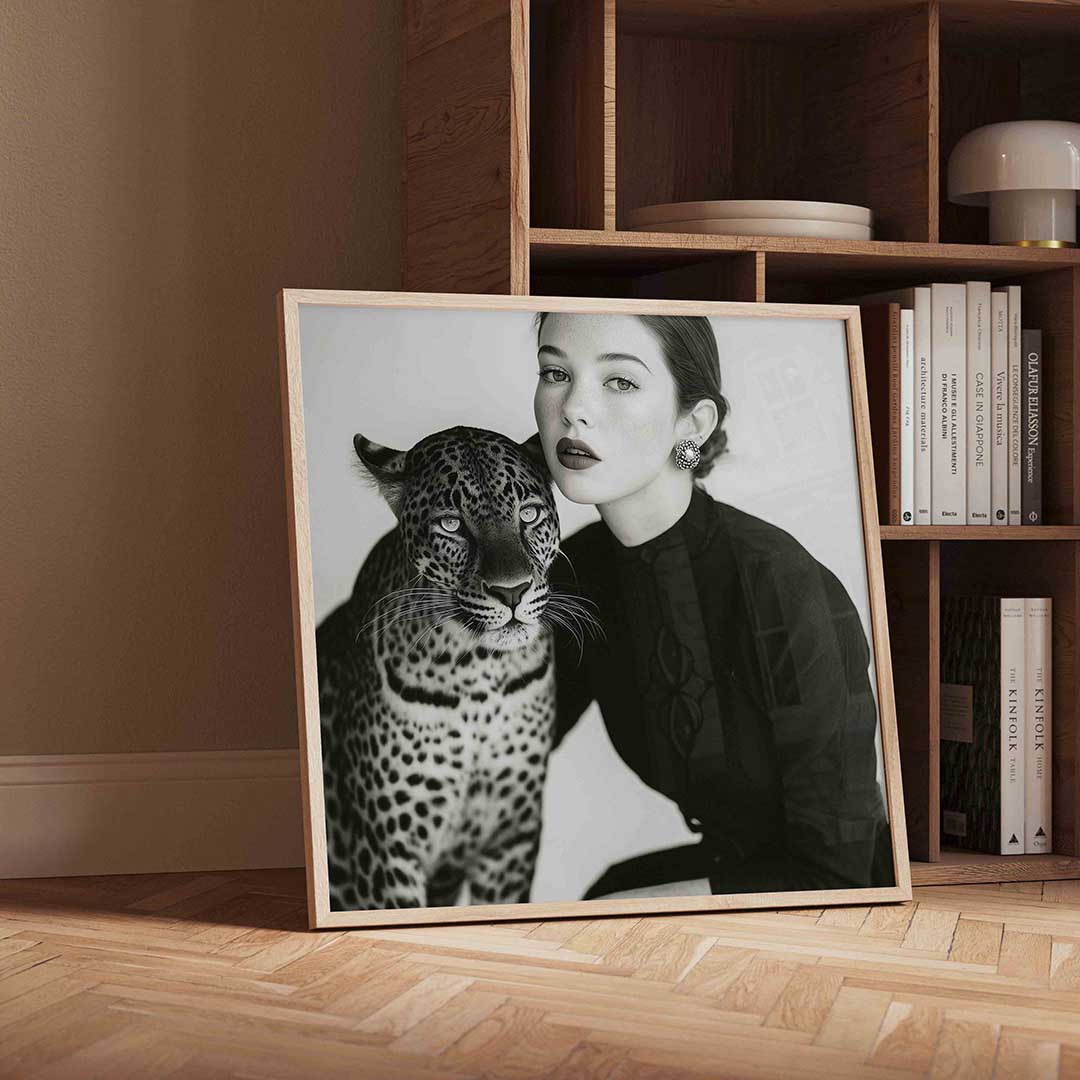 Vrouw met luipaard Poster