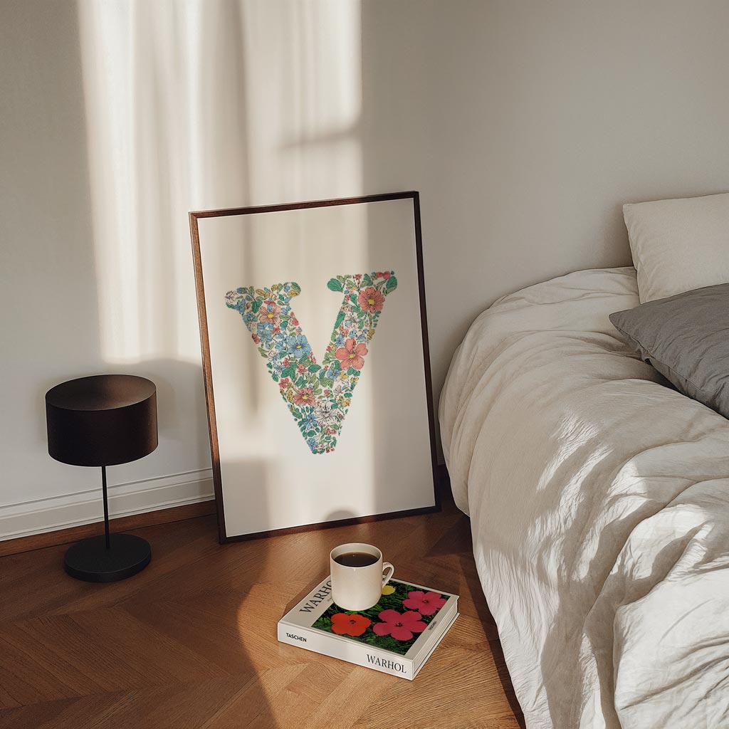 Bloemrijke Letter V Poster