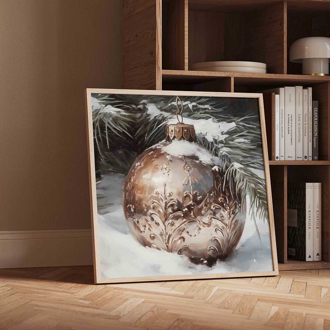 Kerstbal met sneeuw Poster