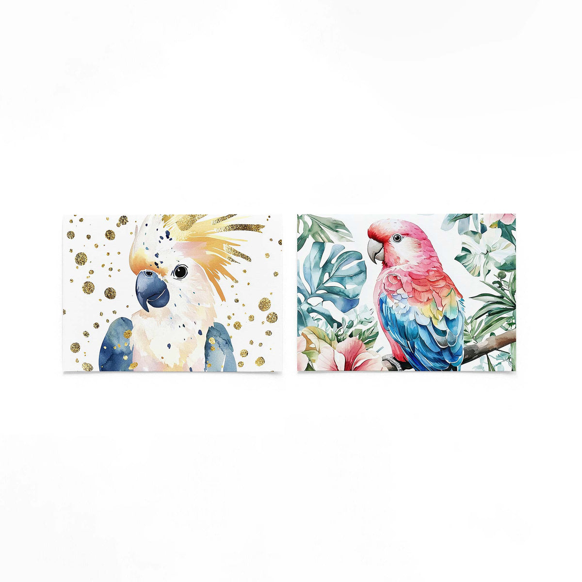 Twee liggende posters met een kleurrijke vogel met blauwe en oranje tinten op een gebroken witte achtergrond
