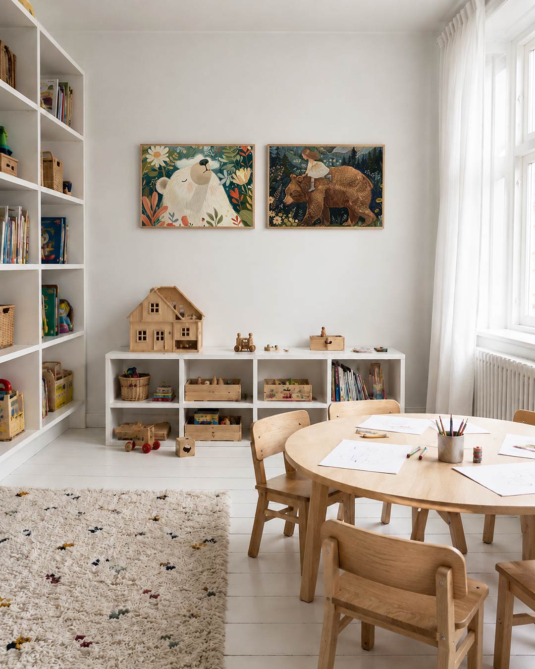 Tweedelige posterset met een grote, witte beer met gesloten ogen, getoond in een interieur