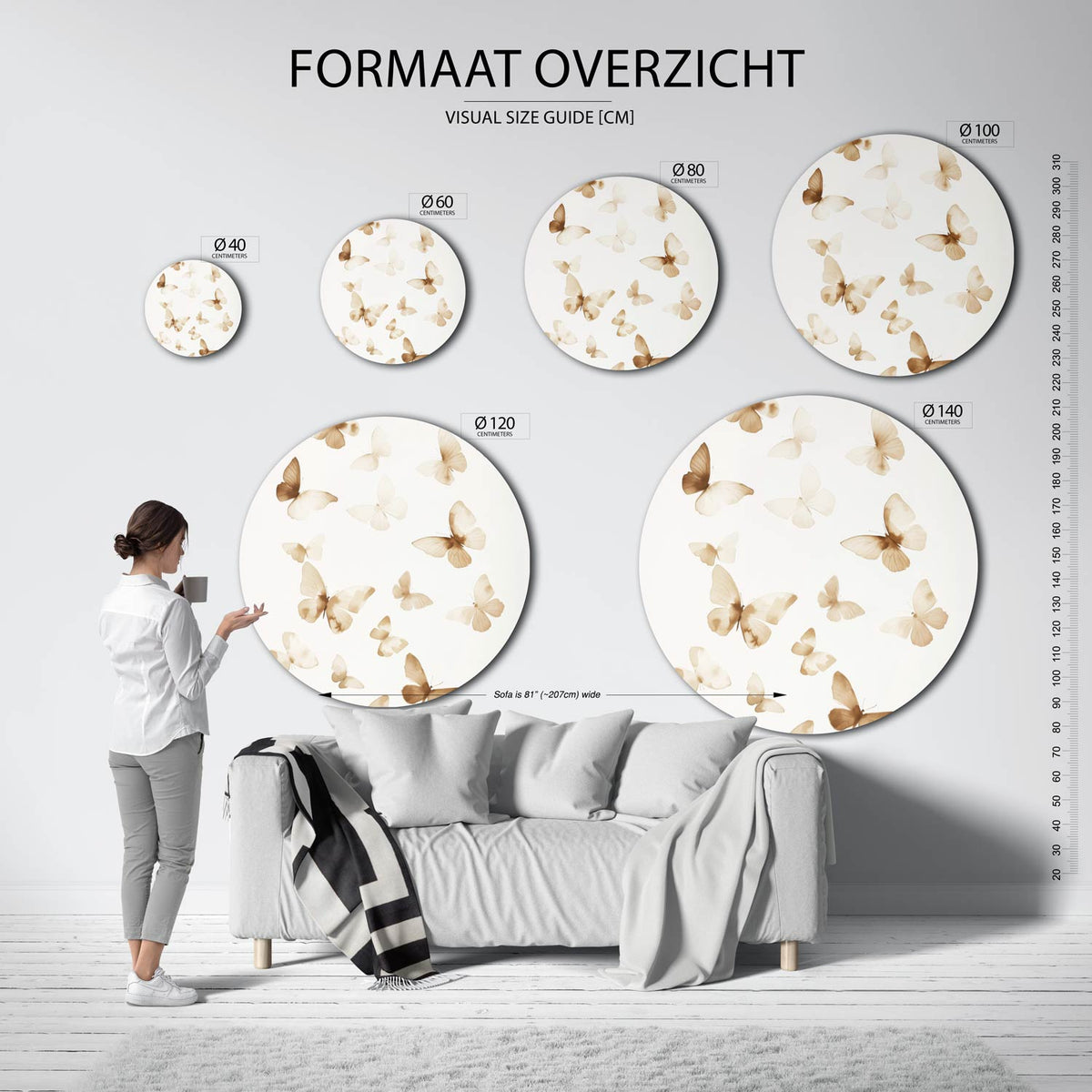 Vlinders in beige Muurcirkel – extra productweergave – De muurcirkel toont delicate vlinders in zachte beige tinten.