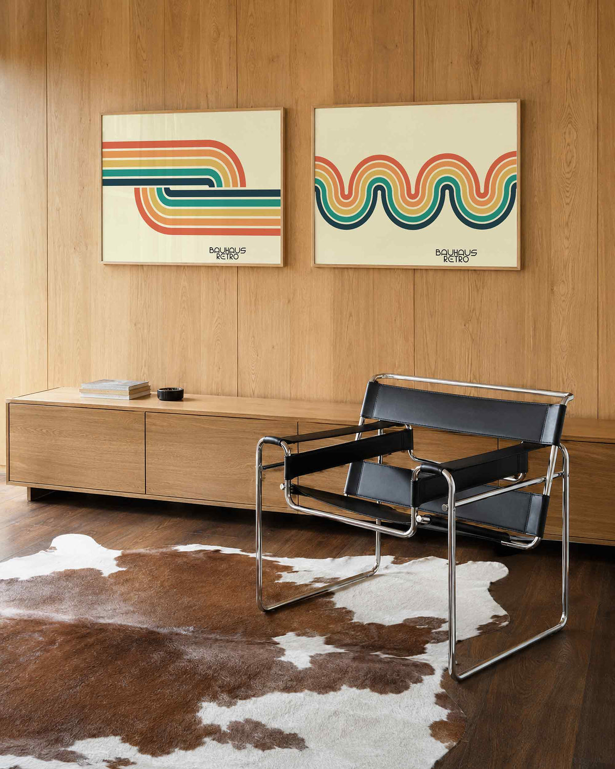 Interieurmockup van tweedelige landscape-posterset met koraalbogen en golvende banen