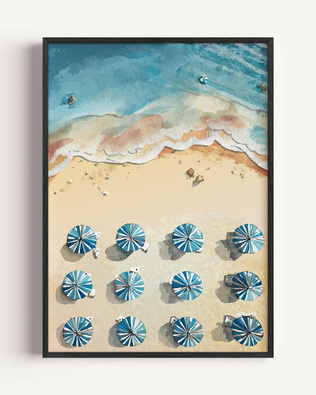 Stranduitzicht met Blauwe Parasolletjes Poster