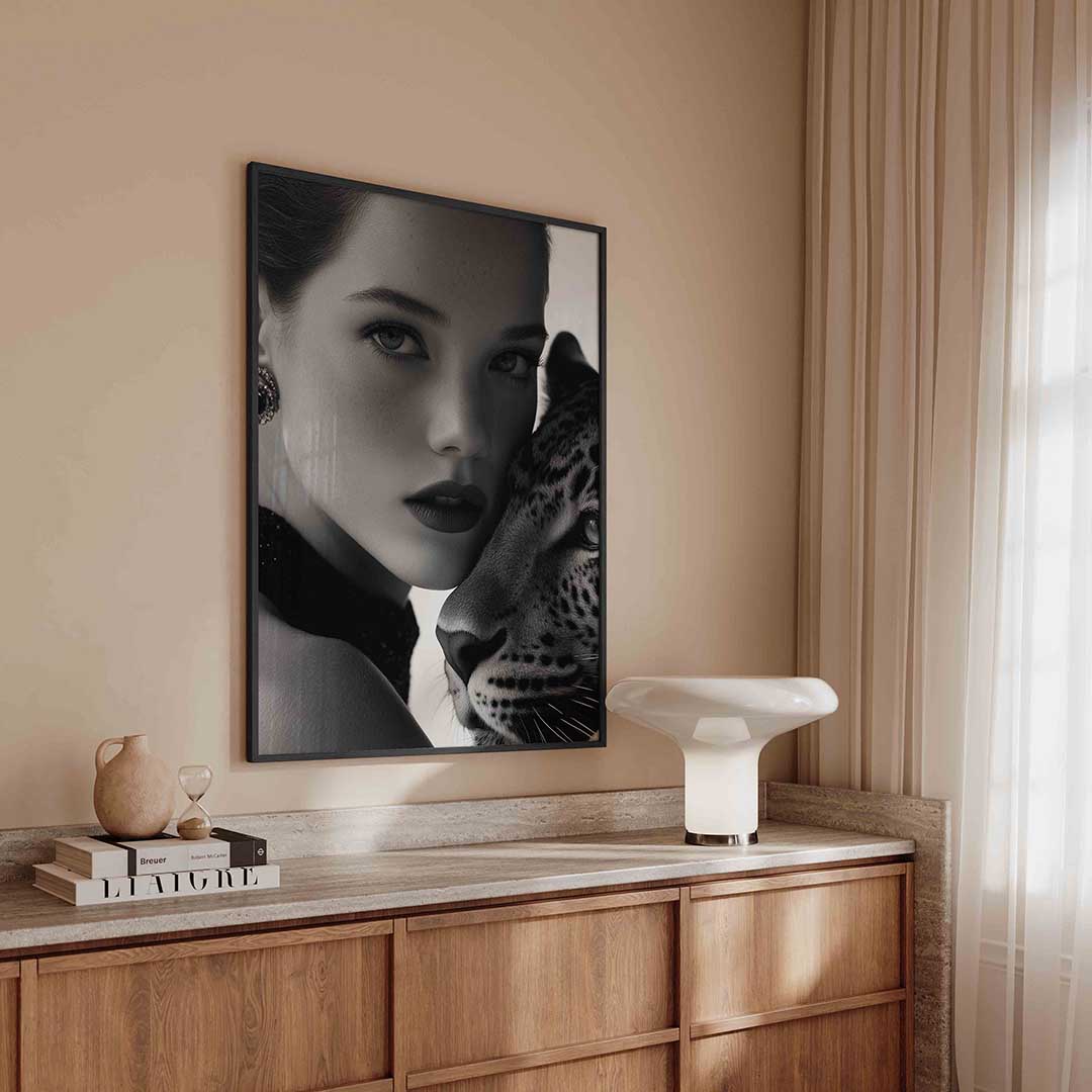 Portret vrouw en luipaard Poster