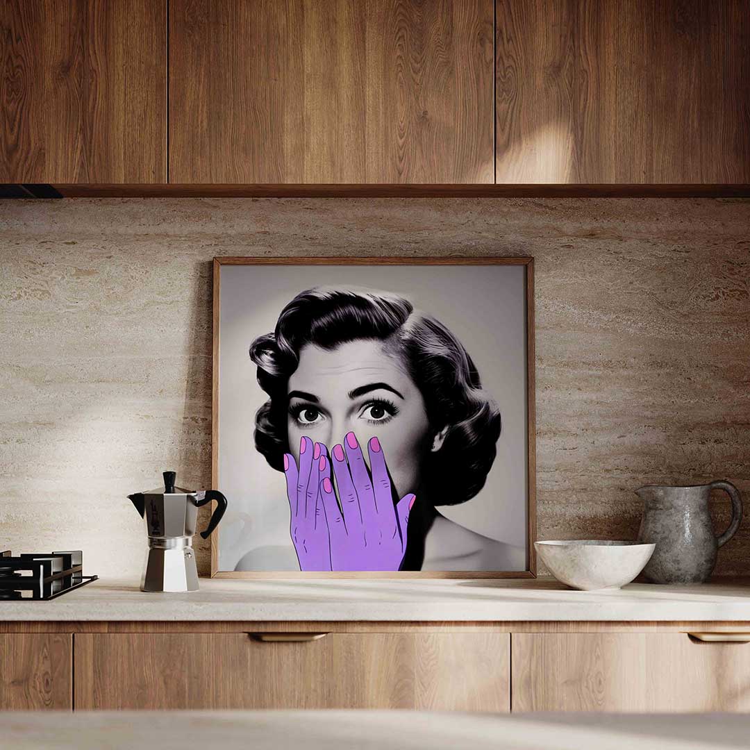 Vrouw met paarse handen Poster