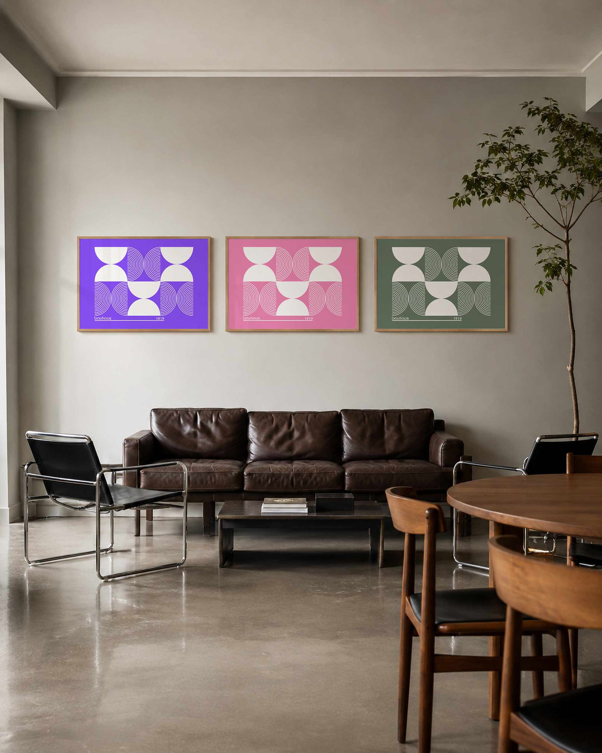 Interieurmockup van drieluik landscape-posterset met halve cirkels en bogen