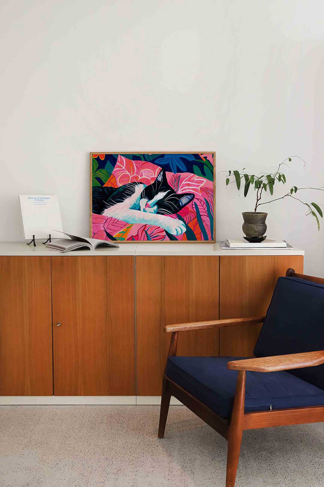 Slapende kat op kleurrijke achtergrond Poster